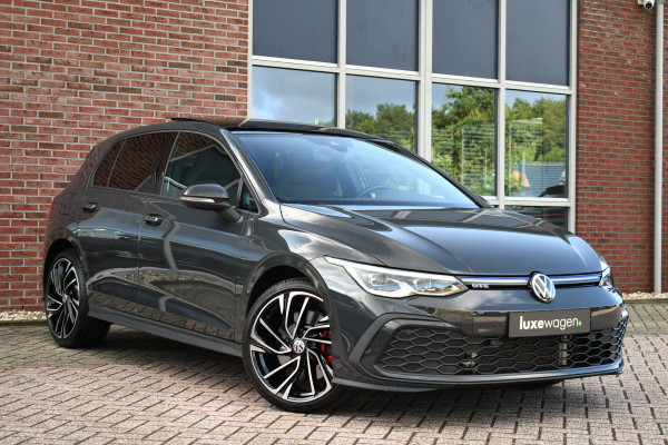 Volkswagen Golf GTE 1.4 eHybrid 245pk Pano ACC 19" Standk DDC 4xStoelverw Stuurverw