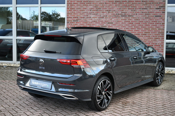 Volkswagen Golf GTE 1.4 eHybrid 245pk Pano ACC 19" Standk DDC 4xStoelverw Stuurverw