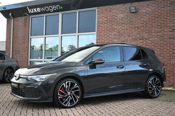 Volkswagen Golf GTE 1.4 eHybrid 245pk Pano ACC 19" Standk DDC 4xStoelverw Stuurverw