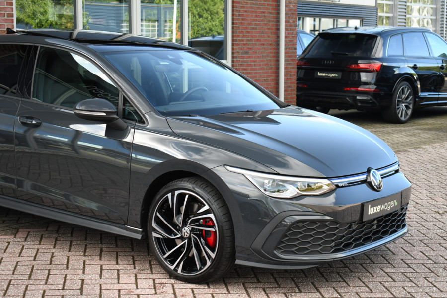 Volkswagen Golf GTE 1.4 eHybrid 245pk Pano ACC 19" Standk DDC 4xStoelverw Stuurverw