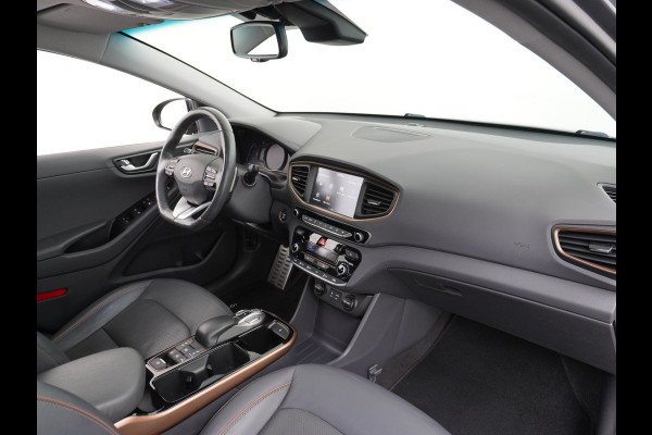 Hyundai IONIQ Premium * 12.840 na subsidie* EV Leer Schuifdak Navi Camera Adaptive-Cruise Elektr.Verst.Stoel Stuurverw. Apple/Android Pdc Elek Blindspot Lane-dep. Led Tel. Usb Ecc Isofix 16''LM