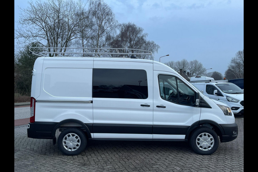 Ford E-Transit 350 L2H2 Trend 68 kWh Nieuw | Graag bellen voor bezichtiging | Voorraad | 3 Stuks! | Imperiaal | Achteruitrijcamera | Dodehoeksensoren | 3 zits | Adaptieve Cruise