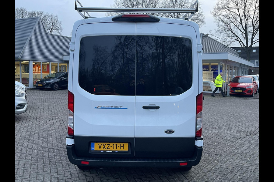 Ford E-Transit 350 L2H2 Trend 68 kWh Nieuw | Graag bellen voor bezichtiging | Voorraad | 3 Stuks! | Imperiaal | Achteruitrijcamera | Dodehoeksensoren | 3 zits | Adaptieve Cruise