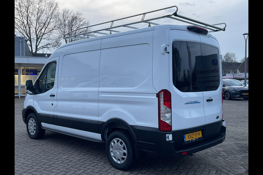 Ford E-Transit 350 L2H2 Trend 68 kWh Nieuw | Graag bellen voor bezichtiging | Voorraad | 3 Stuks! | Imperiaal | Achteruitrijcamera | Dodehoeksensoren | 3 zits | Adaptieve Cruise