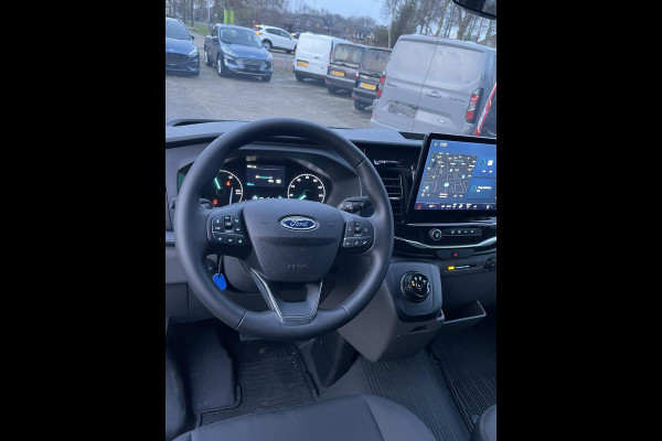 Ford E-Transit 350 L2H2 Trend 68 kWh Nieuw | Graag bellen voor bezichtiging | Voorraad | 3 Stuks! | Imperiaal | Achteruitrijcamera | Dodehoeksensoren | 3 zits | Adaptieve Cruise