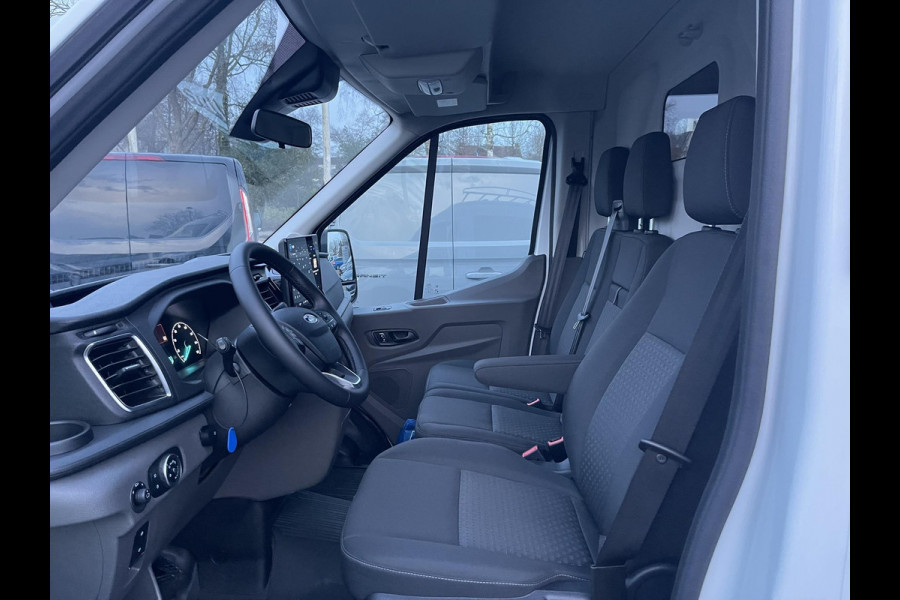 Ford E-Transit 350 L2H2 Trend 68 kWh Nieuw | Graag bellen voor bezichtiging | Voorraad | 3 Stuks! | Imperiaal | Achteruitrijcamera | Dodehoeksensoren | 3 zits | Adaptieve Cruise