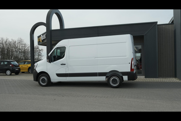 Renault Master T35 2.3 dCi 150 L2H2 Comfort | Eind September Leverbaar | Navigatie | Parkeersensoren | Airco | Cruise Control | Vloerplaat In Laadruimte