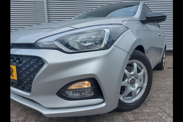 Hyundai i20 1.0 T-GDI Premium,AUTOMAAT,,Cruisecontrol,Lane assist,Audio/Bluetooth/Camera/Carplay/Navigatie,lm velgen,