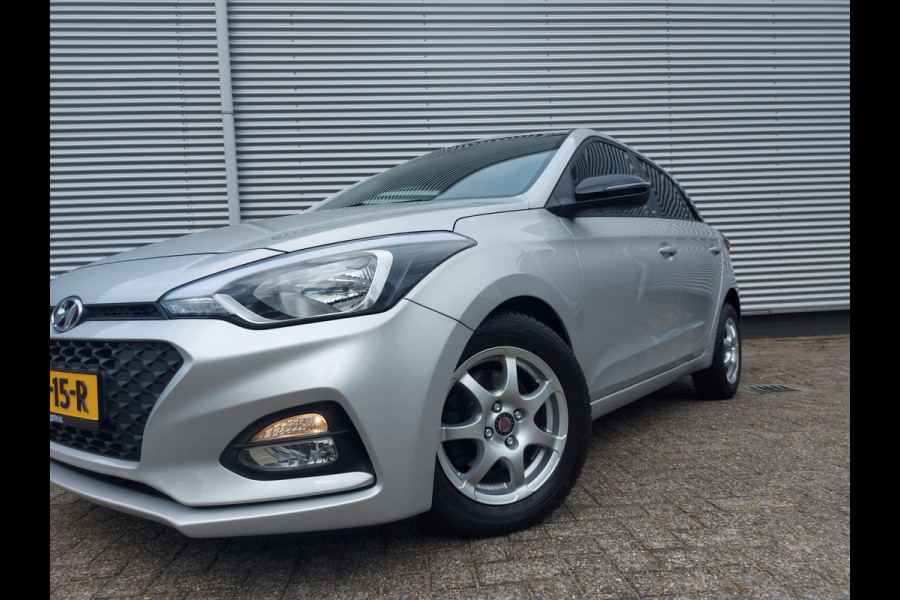 Hyundai i20 1.0 T-GDI Premium,AUTOMAAT,,Cruisecontrol,Lane assist,Audio/Bluetooth/Camera/Carplay/Navigatie,lm velgen,