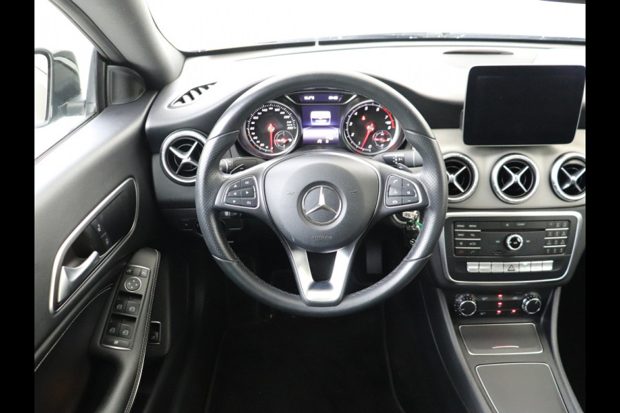 Mercedes-Benz CLA-Klasse 180 Lease Edition Plus AUTOMAAT NAVIGATIE LM VELGEN SPORTSTOELEN