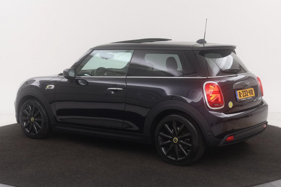 MINI Electric Yours 33 kwh | Panoramadak | Harman Kardon | * € 2.000,- SUBSIDIE * | Matrix LED | Camera | Carplay | Leder | Keyless | Stoelverwarming