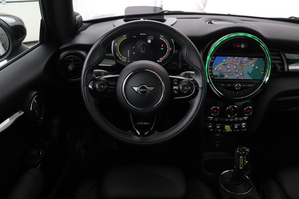 MINI Electric Yours 33 kwh | Panoramadak | Harman Kardon | * € 2.000,- SUBSIDIE * | Matrix LED | Camera | Carplay | Leder | Keyless | Stoelverwarming