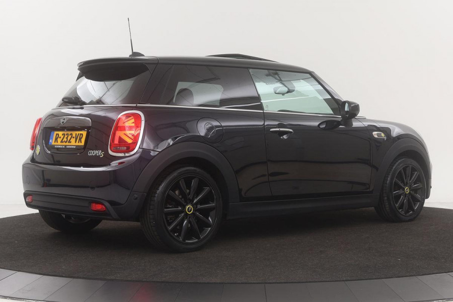 MINI Electric Yours 33 kwh | Panoramadak | Harman Kardon | * € 2.000,- SUBSIDIE * | Matrix LED | Camera | Carplay | Leder | Keyless | Stoelverwarming