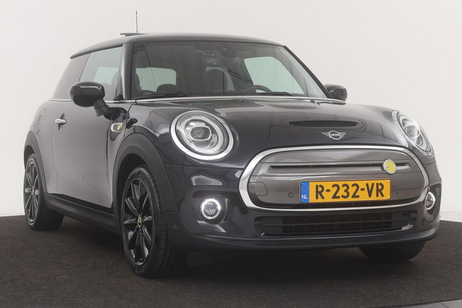 MINI Electric Yours 33 kwh | Panoramadak | Harman Kardon | * € 2.000,- SUBSIDIE * | Matrix LED | Camera | Carplay | Leder | Keyless | Stoelverwarming