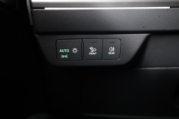 Audi Q4 e-tron 35 Launch edition Advanced 55 kWh 170 pk | Navigatie | Parkeersensoren achter | Matrix LED koplampen | Stoelverwarming | Lichtmetalen velgen 19'' |