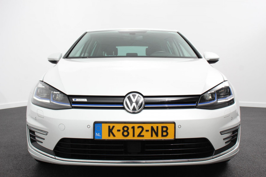 Volkswagen e-Golf e-Golf € 2000 Subsidie mogelijk!  | Navigatie | Climate Control | Warmtepomp | Parkeersensoren V+A | Privacy Glass |