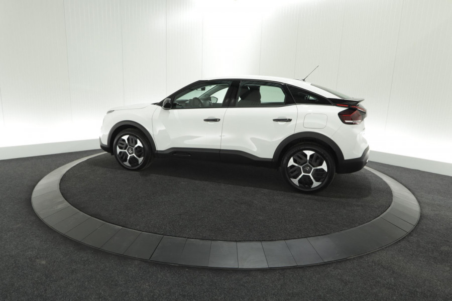 Citroën C4 Puretech 130 EAT Feel | Camera | Parkeersensoren | Navigatie | Apple Carplay