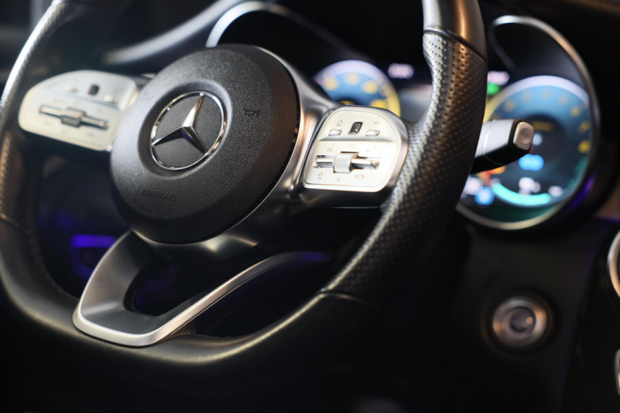 Mercedes-Benz GLC 300e 4MATIC Business Solution AMG / AUT / Camera / Digital Cockpit / Sfeerverlichting / Open Panoramadak