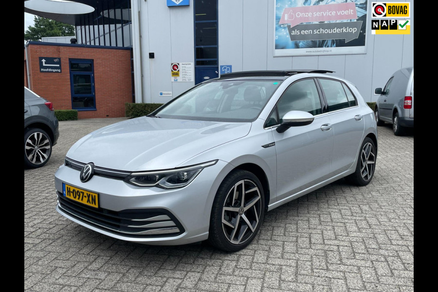 Volkswagen Golf 1.5 eTSI Style | Org. NL-auto | panoramadak | 18" lmv |