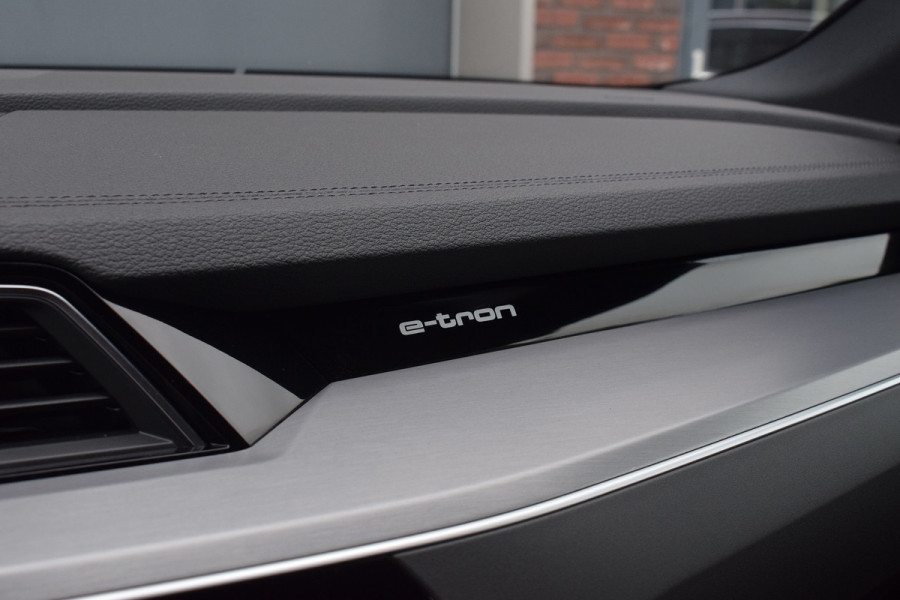 Audi e-tron 50 Quattro S-line black edition - Luchtvering - Panoramadak