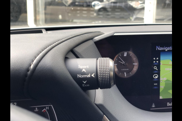 Lexus ES 300h President Line | Schuifdak, 360 Camera, Mark Levinson, Stuurverwarming, Stoelventilatie, Geheugenfunctie, Leer, Alle opties