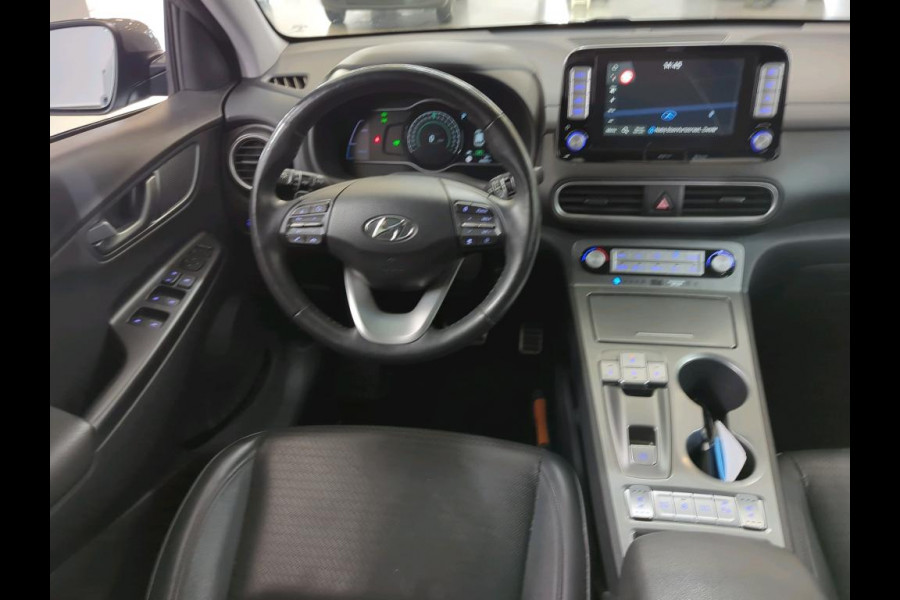 Hyundai Kona EV Premium 64 kWh €2.000,- SUBSUDIE | LEDER | NAVI