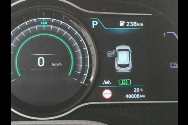 Hyundai Kona EV Premium 64 kWh €2.000,- SUBSUDIE | LEDER | NAVI