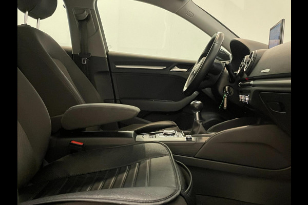 Audi A3 Sportback 1.4 TFSI Pro Line / NL-auto / Trekhaak / Xenon / Navi