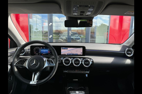 Mercedes-Benz A-Klasse 200 Luxury Line Limousine Facelift LED Panorama Camera Parksens.