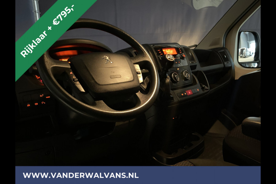 Peugeot Boxer 2.2 BlueHDi 140pk Pick up Dubbele cabine open laadbak Euro6 RIJKLAAR Airco | 7-Zits | Bluetooth telefoonvoorbereiding