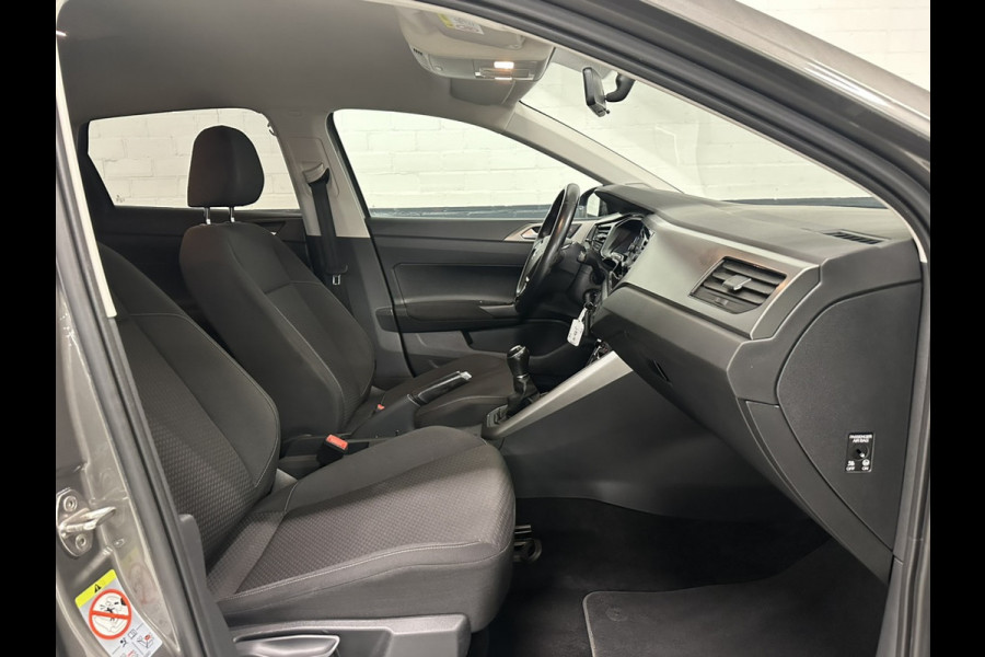 Volkswagen Polo 1.0 TSI Comfortline Navigatie via CarPlay, Apple CarPlay Frontassist, Limiter