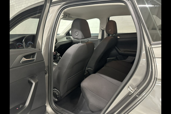 Volkswagen Polo 1.0 TSI Comfortline Navigatie via CarPlay, Apple CarPlay Frontassist, Limiter
