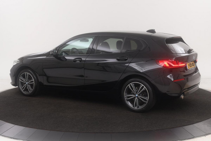 BMW 1-serie 118i Sport Line | Executive | Live Cockpit | Carplay | Sportstoelen | Full LED | Half leder | PDC | Navigatie | Sfeerverlichting