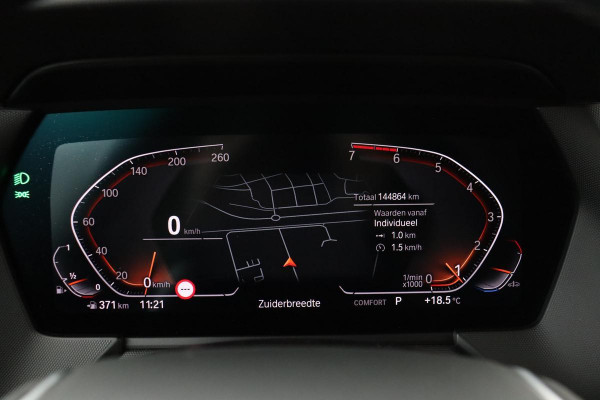 BMW 1-serie 118i Sport Line | Executive | Live Cockpit | Carplay | Sportstoelen | Full LED | Half leder | PDC | Navigatie | Sfeerverlichting