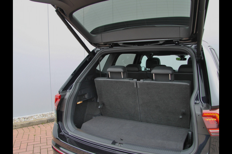 Volkswagen Tiguan Allspace 7P 1.5 TSI 150PK R-Line | Pano dak | Leder