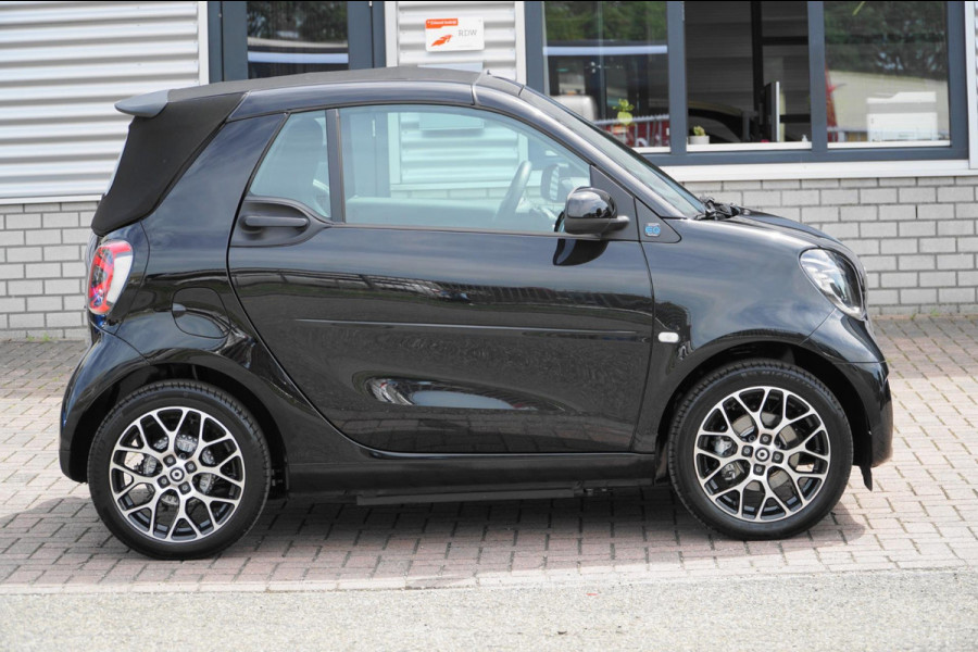 Smart Fortwo cabrio EQ Essential 18 kWh 1STE EIGENAAR