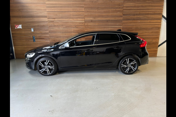 Volvo V40 1.5 T3 R-Design | Camera | Premium Audio | Cruise | LED | Virtual | Bluetooth | Alcantara | Climatronic |