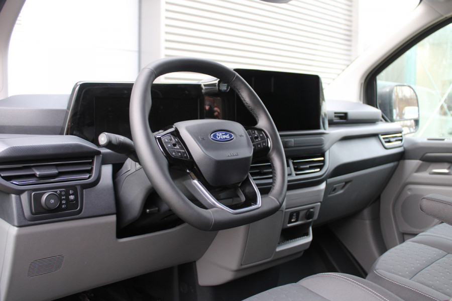 Ford Transit Custom 320 2.0 TDCI L2H1 Limited 170pk - Adaptive Cruise - Verwarmd stuur - Draadloos laden - Blind spot - Navigatie - Camera - Rijklaa