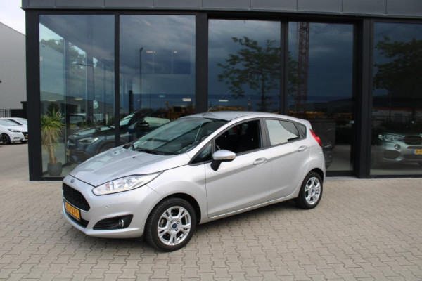 Ford Fiesta 1.0 Style Ultimate PDC/Cruise controle Rijklaar met Bovag garantie