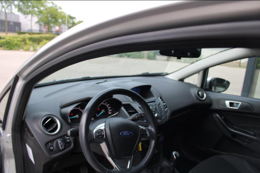 Ford Fiesta 1.0 Style Ultimate PDC/Cruise controle Rijklaar met Bovag garantie