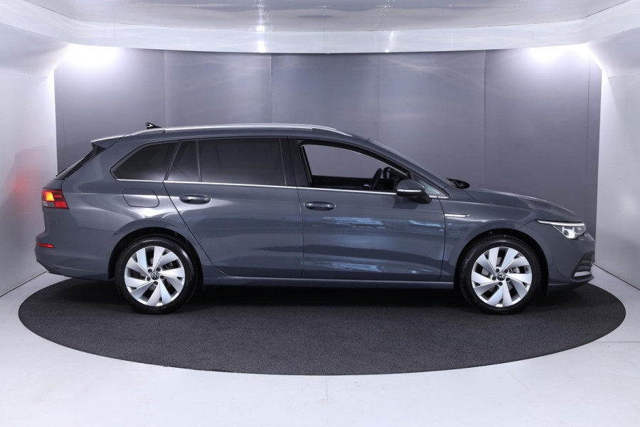 Volkswagen GOLF Variant 1.5 TSI Style 130 pk | Verlengde garantie | Navigatie | Parkeersensoren | Achteruitrijcamera | Adaptieve cruise control |