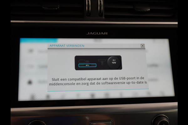 Jaguar I-PACE EV400pk SE 90 kWh AWD Dual-Motor PanoDak Apple Android Carplay Leer-Stoel+10-Elektr.+Verwarmd+Geheugen Adaptive-Cruise+S&g Navi  Virtual Cockpit ECC Dodehoek Detector VermoeidheidsDetector Lane-Assist AEB Business Edition Aktieve-Gril Orig.NL auto 4,8sec 0-100 Snelladen tot 104kw DC 696Nm koppel ! 90kwh accu !