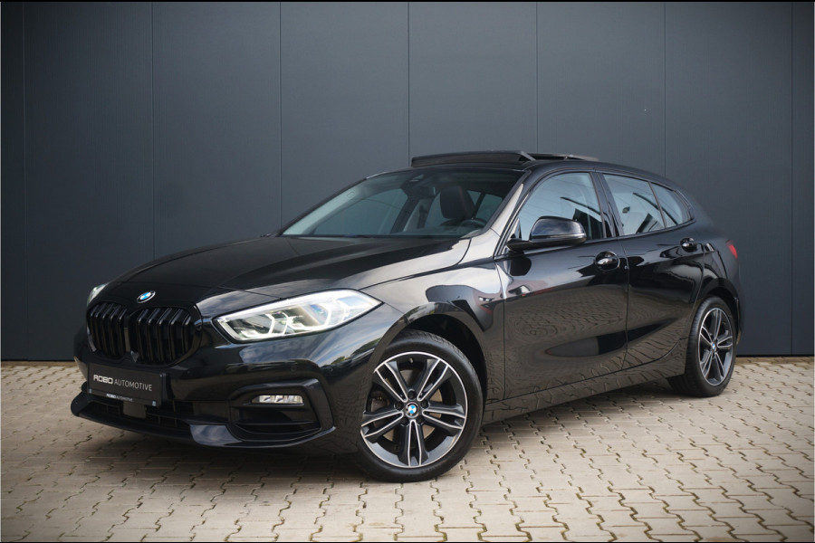 BMW 1-serie 118i Executive Ed. Sport | Panoramadak | Stoelverwarming | Stuur verwarming | Apple Carplay | Keyless | Automaat | Led | PDC | Aut. Airco | Cruise Control | Navigatie | Dealer Onderhouden |