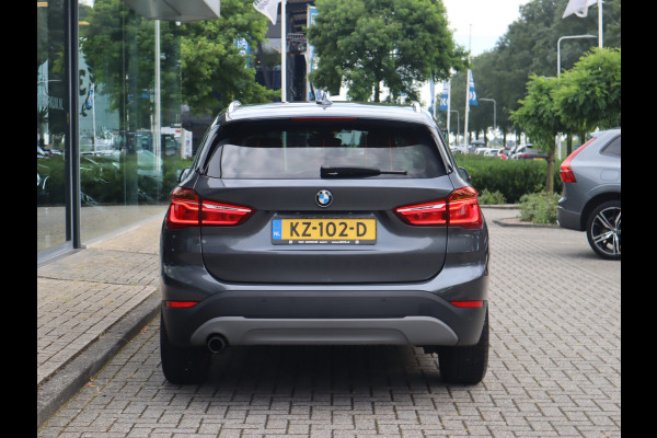 BMW X1 sDrive18i Centennial Executive / Sportstoelen