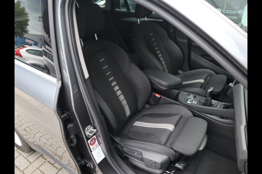 BMW X1 sDrive18i Centennial Executive / Sportstoelen