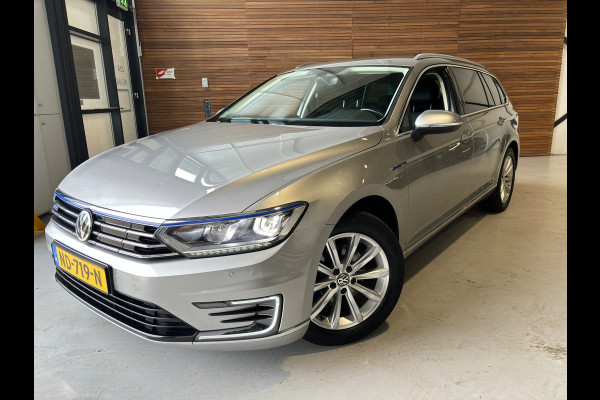 Volkswagen Passat Variant 1.4 TSI GTE Highline | NL-auto | ACC | Front assist | Bluetooth | Ambient | Full LED | NAP |