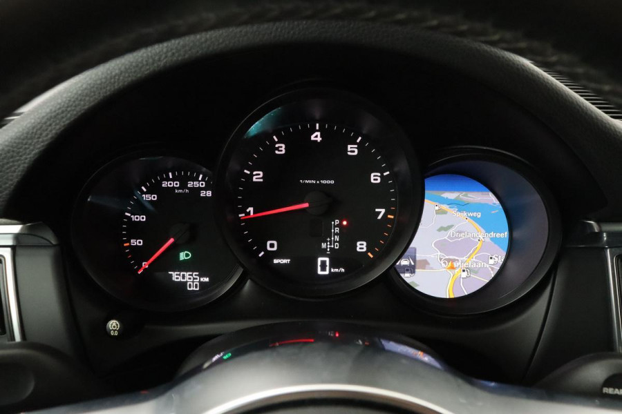 Porsche Macan 2.0 | Origineel NL | Trekhaak | Navigatie | Leder/Alcantara | PDC | Climate control | Cruise control | Bluetooth