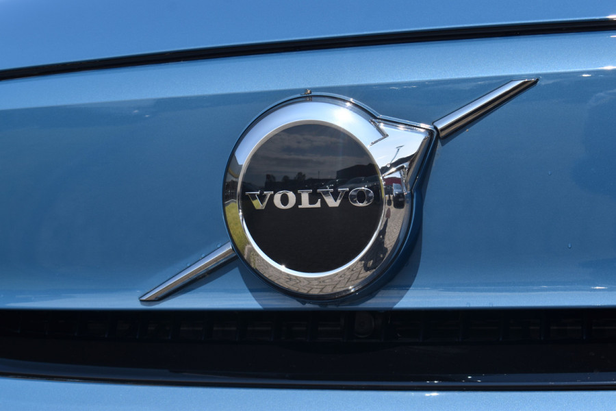 Volvo EC40 252PK Extended Range 581km WLTP Ultimate 82 kWh | NIEUW | H&K | ACC | 360 camera | 19"LMV | Getint glas | Trekhaak |