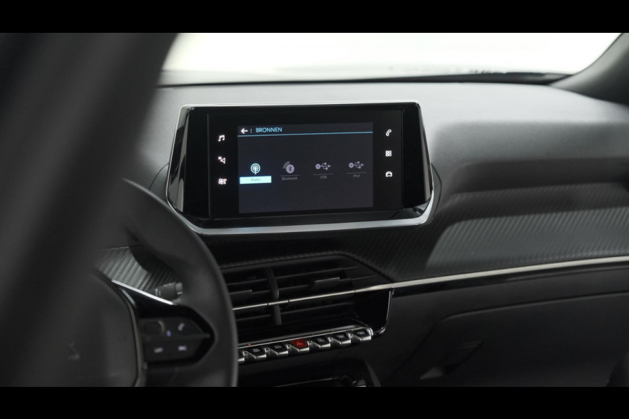 Peugeot 2008 PureTech 100 Allure Pack | Navigatie | Parkeersensoren | Climate Control | Apple Carplay