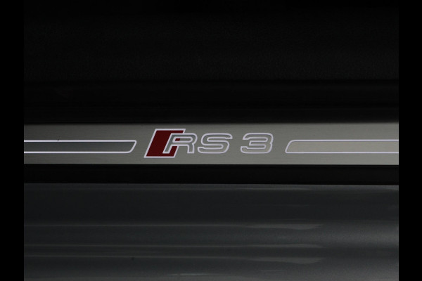 Audi RS3 2.5 TFSI quattro | Panorama | RS Stoelen | B&O |